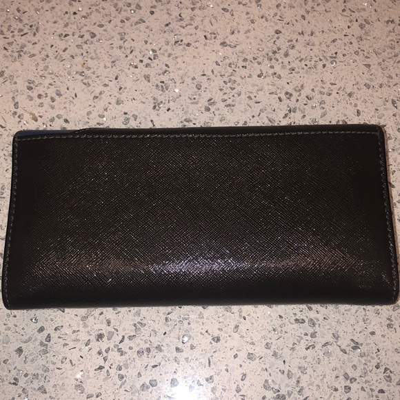 MARC JACOBS Saffiano Leather Zip Wallet - Picture 3 of 4